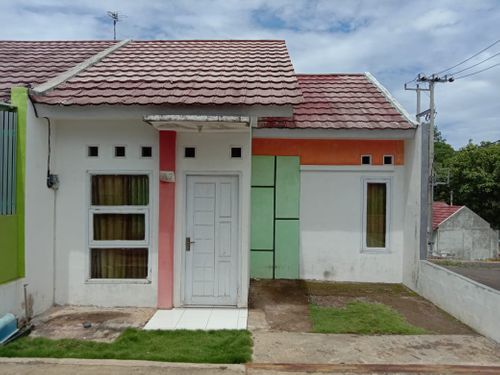 foto tampak rumah tipe 36/60 perumahan RATU RESIDENCE