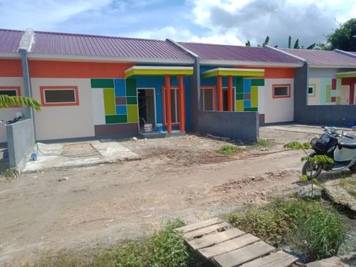 foto tampak rumah tipe Rumah Tapak perumahan Griya Elegan Mangolo