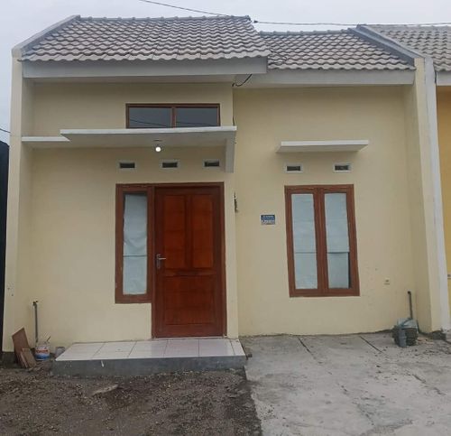 foto tampak rumah tipe KOMERSIL 1 perumahan Puri Luhur Asri