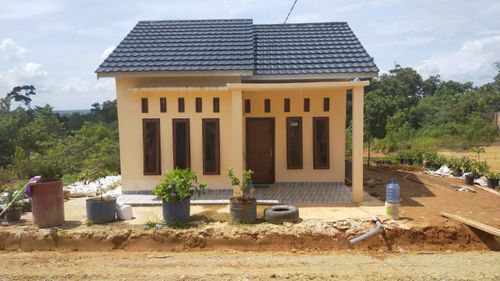 foto tampak rumah tipe RST 36 perumahan Griya Cadika Mandiri