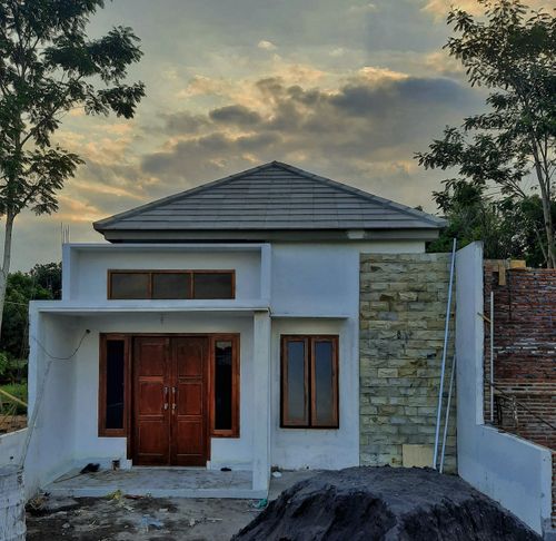 foto tampak rumah tipe Sakura 36/60 perumahan WIRATAMA RESIDENCE