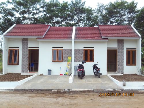 foto tampak rumah tipe Komersil perumahan Ubud Village