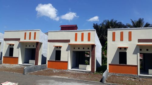 foto tampak rumah tipe RST. 30 (7 x 15) perumahan PERUMNAS BUMI KEMBUAN ASRI