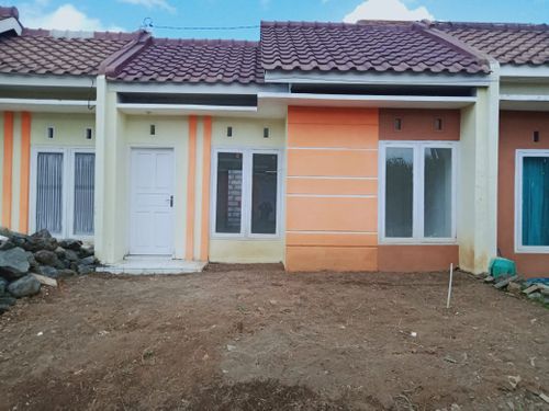 foto tampak rumah tipe 23 perumahan Istana Kanjuruhan
