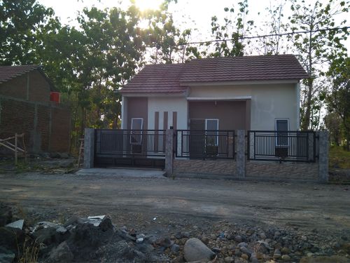 foto tampak rumah tipe A perumahan Dukuhwaru permai Residence