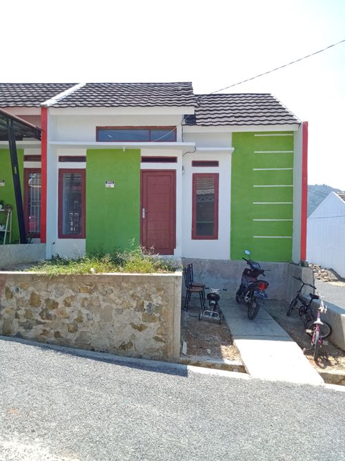 foto tampak rumah tipe Nuansa Indah Cisolok 2 perumahan Nuansa Indah Cisolok