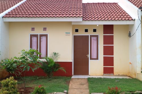 foto tampak rumah tipe Mawar perumahan Ambar Telaga Residence 2