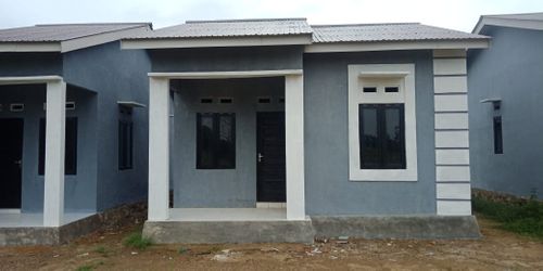foto tampak rumah tipe 36/120 perumahan GRAND RIZKY MANDINGIN