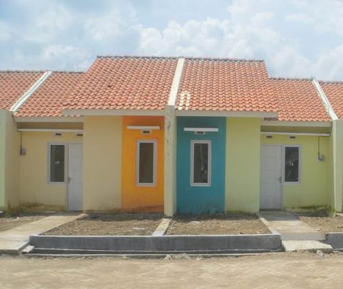 foto tampak rumah tipe RST 27/60 perumahan BUMI PUCANGGADING