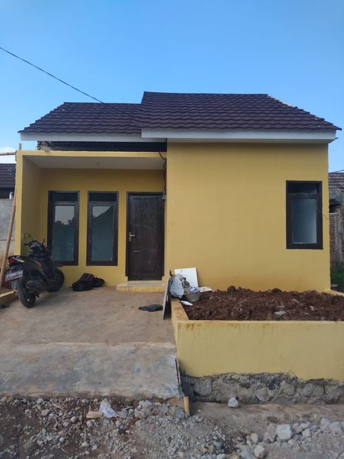 foto tampak rumah tipe 30/60 perumahan Griya Rancapari