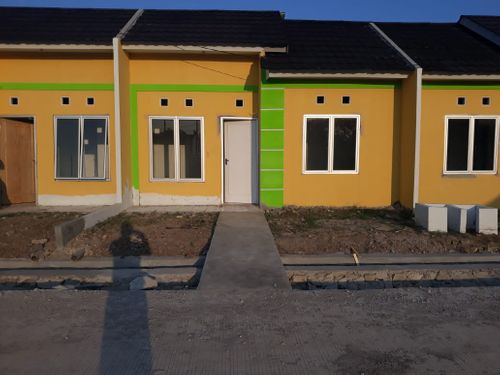foto tampak rumah tipe 27/60 perumahan AGUNG MAHKOTA LAND