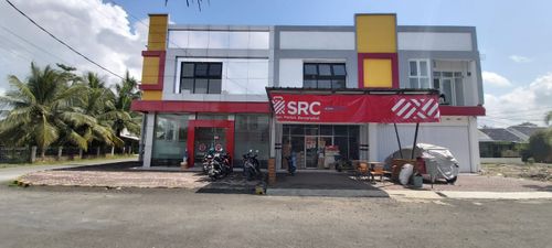 foto tampak rumah tipe 84 perumahan GRAND PARIGI