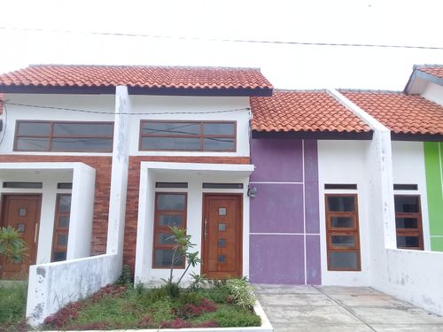 foto tampak rumah tipe Komersil perumahan Graha Kahuripan