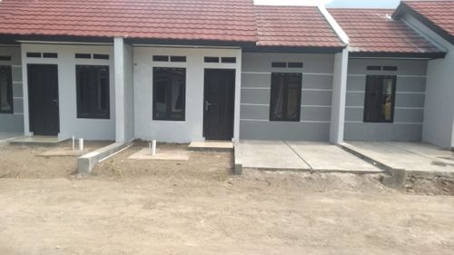 foto tampak rumah tipe 30/60 perumahan grand park cipamekar
