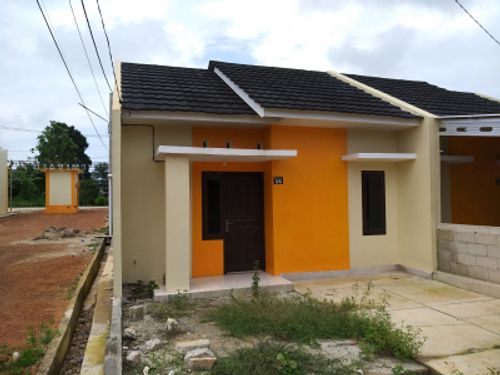 foto tampak rumah tipe 36/90 perumahan Griya Emerald 77
