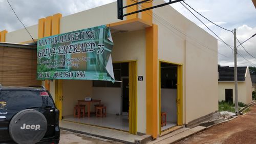 foto tampak rumah tipe 60/150 perumahan Griya Emerald 77
