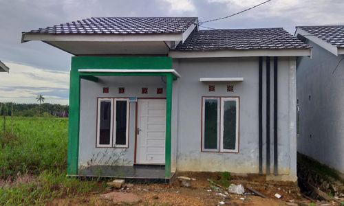 foto tampak rumah tipe 36/120 perumahan griya senin karya 2