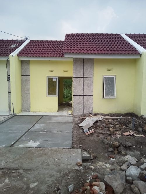 foto tampak rumah tipe 30/72 perumahan PERUM MOJOGEBANG INDAH