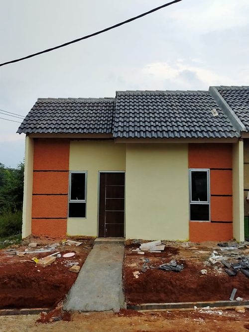 foto tampak rumah tipe RUBBY perumahan PANORAMA KEMANG