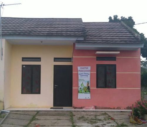 foto tampak rumah tipe 36 perumahan BUMI PESONA CIPACUNG