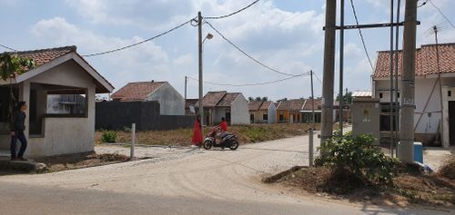 foto tampak rumah tipe 36/84 perumahan SAFIRA 2