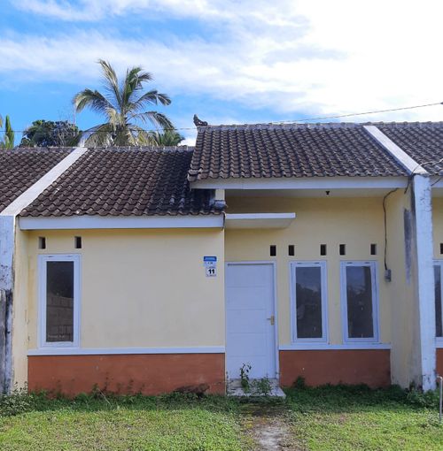 foto tampak rumah tipe RST 27/72 D perumahan Perumnas Besang Asri Residence