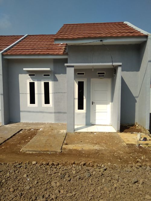 foto tampak rumah tipe 36/60 perumahan Bumi Cikembang Endah