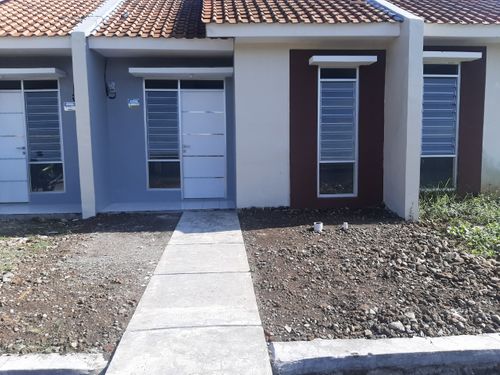 foto tampak rumah tipe RST 27-60 perumahan Perumnas Pesona Cirebon Regency