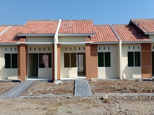 foto tampak rumah tipe Gardenia perumahan Perum PURI GARDENIA