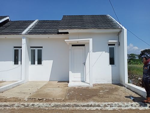 foto tampak rumah tipe 30/60 perumahan Cangkorah lake view