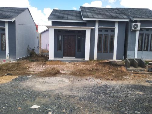 foto tampak rumah tipe 36 perumahan Raja Indrasari blok F