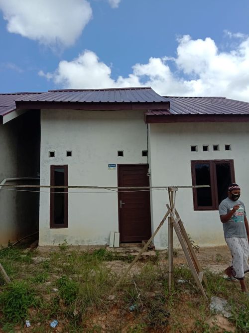 foto tampak rumah tipe 36/84 perumahan PERUMAHAN PURI KARANG JOANG