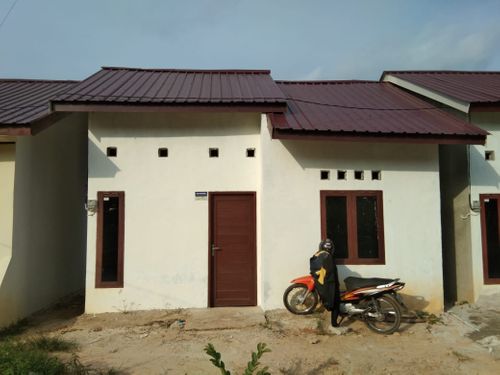 foto tampak rumah tipe 36/84 perumahan PERUMAHAN PURI KARANG JOANG