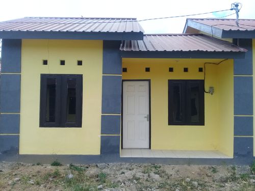 foto tampak rumah tipe 30/104 perumahan PESONA LEMBAR ASRI
