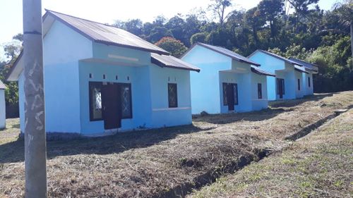 foto tampak rumah tipe RST. 30/150 perumahan PERUMNAS MAESA UNIMA