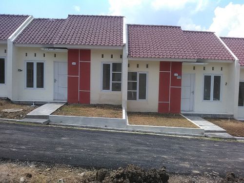 foto tampak rumah tipe RST 27/60 (TENGAH) BATA MERAH perumahan Jeruksawit Permai 157 unit 