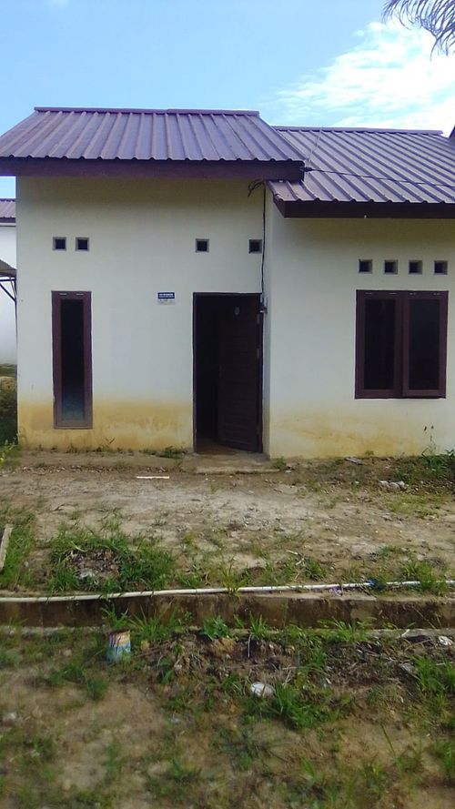 foto tampak rumah tipe 36/84 perumahan PERUMAHAN PURI KARANG JOANG