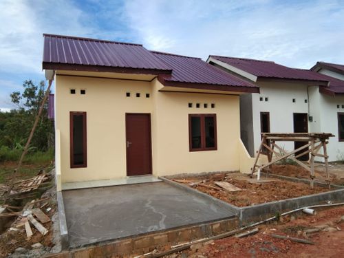 foto tampak rumah tipe 36/84 perumahan PERUMAHAN PURI KARANG JOANG
