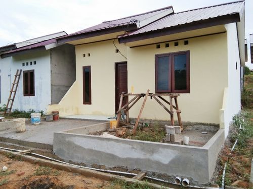 foto tampak rumah tipe 36/84 perumahan PERUMAHAN PURI KARANG JOANG