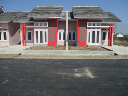 foto tampak rumah tipe RS 46-112 perumahan Perumnas Pesona Cirebon Regency