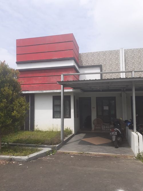 foto tampak rumah tipe 56 perumahan Puri cintaraja asri