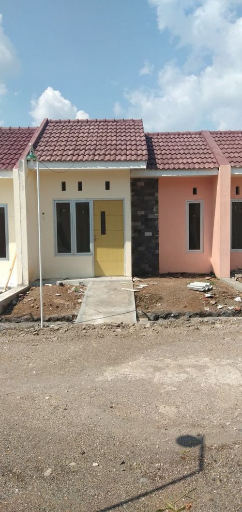foto tampak rumah tipe 23 perumahan QUEEN GARDENIA 2