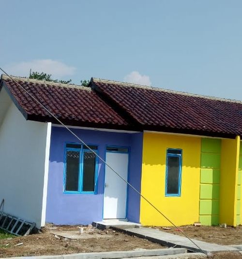 foto tampak rumah tipe 36/72 perumahan BUMI CEMARA
