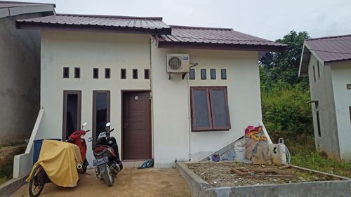 foto tampak rumah tipe 36/84 perumahan PERUMAHAN PURI KARANG JOANG