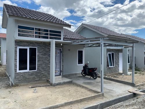 foto tampak rumah tipe 34 perumahan Graha Khayangan Kawatuna