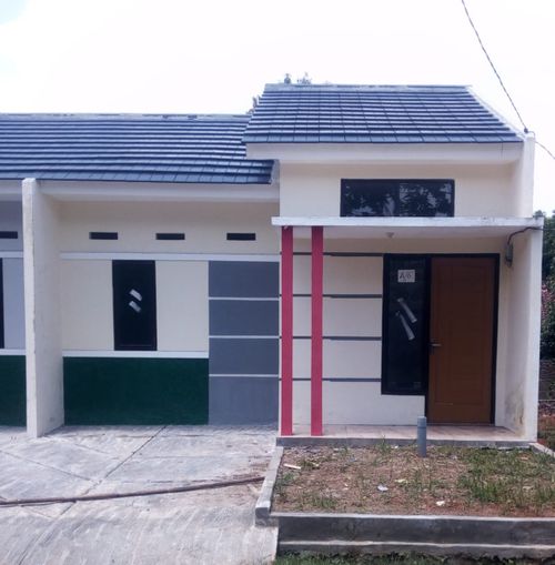 foto tampak rumah tipe 36/72 perumahan Pesona Jati Indah Cibungur
