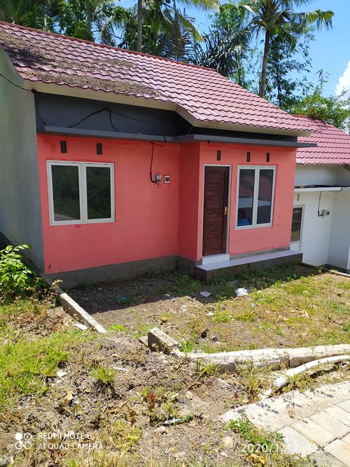 foto tampak rumah tipe 36/72 perumahan Satya Bukit Amlapura