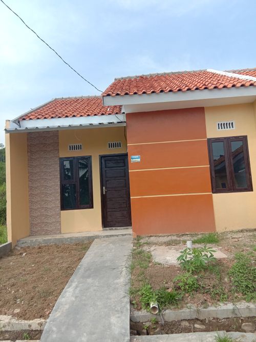 foto tampak rumah tipe 36 perumahan Bukit Nunggul Residence