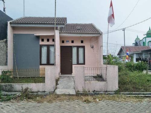 foto tampak rumah tipe 29/72 perumahan CISAIT PURI PRATAMA
