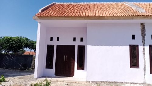 foto tampak rumah tipe 36/84 perumahan PERMATA SELONG